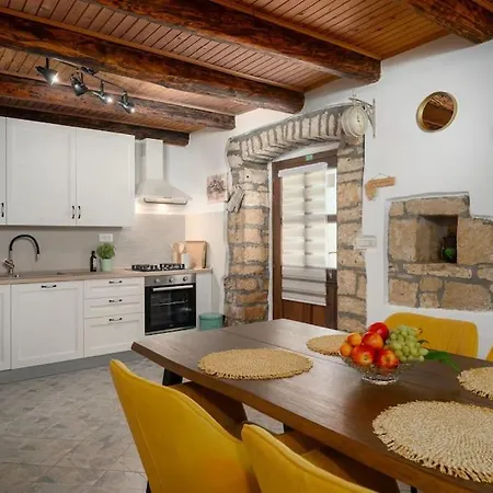 Casa Fragola By Briskva *