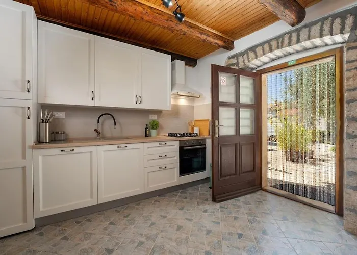 Casa Fragola By Briskva