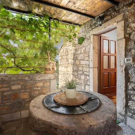 Casa Fragola By Briskva